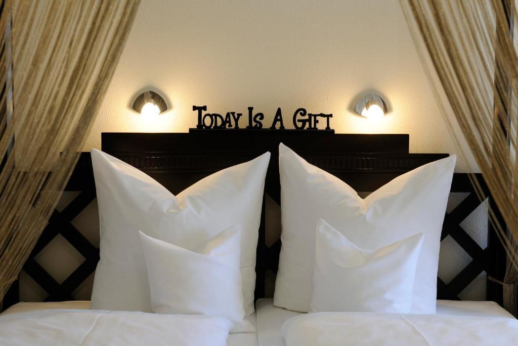 Hotel Inspiration Garni Tittmoning Zimmer foto